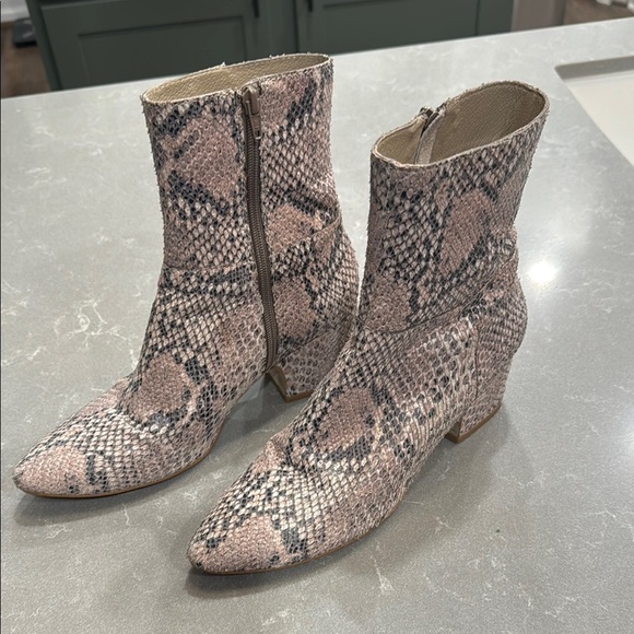 Matisse Gray and Cream Ankle Booties with Sleek Silhouette - Picture 1 of 8